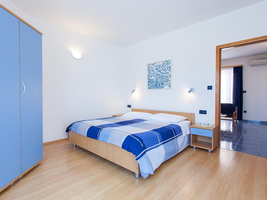 Apartments Villa Brioni I Fažana Oda fotoğraf
