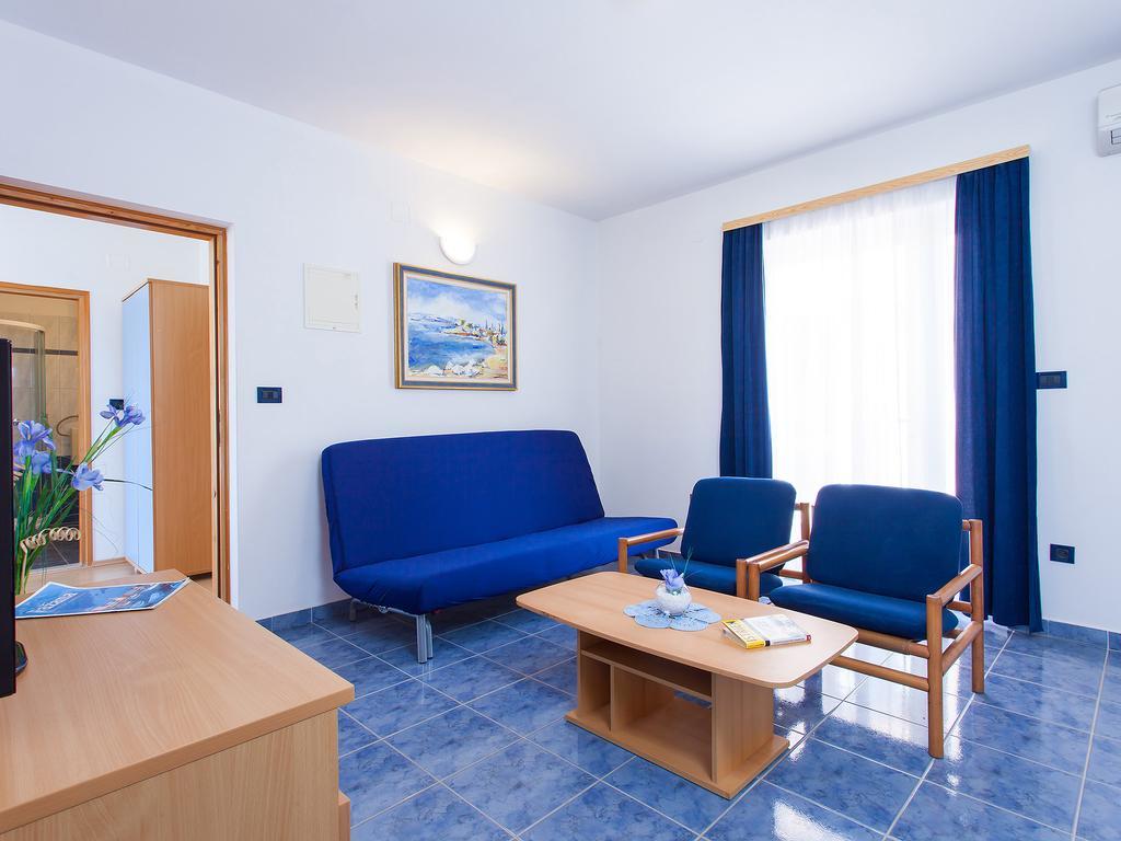 Apartments Villa Brioni I Fažana Oda fotoğraf